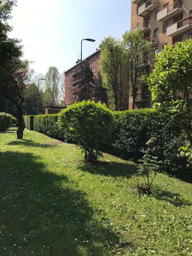 Апартаменты Bright Flat With Shared Garden Милан Экстерьер фото